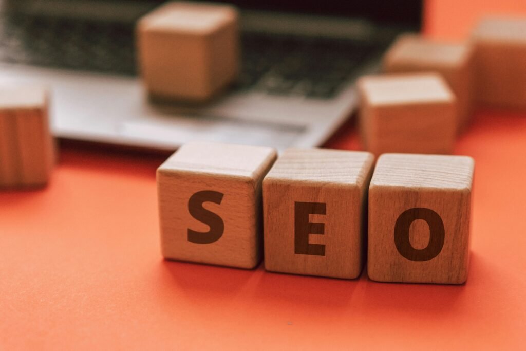 SEO spelled with small wooden blocks.