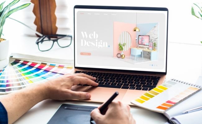 A web designer designing a web design.