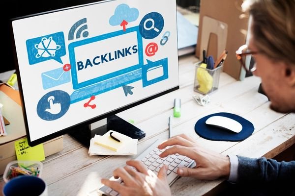 What Is The Importance Of Backlinks For SEO? 1 Man creating backlinks for SEO strategy
