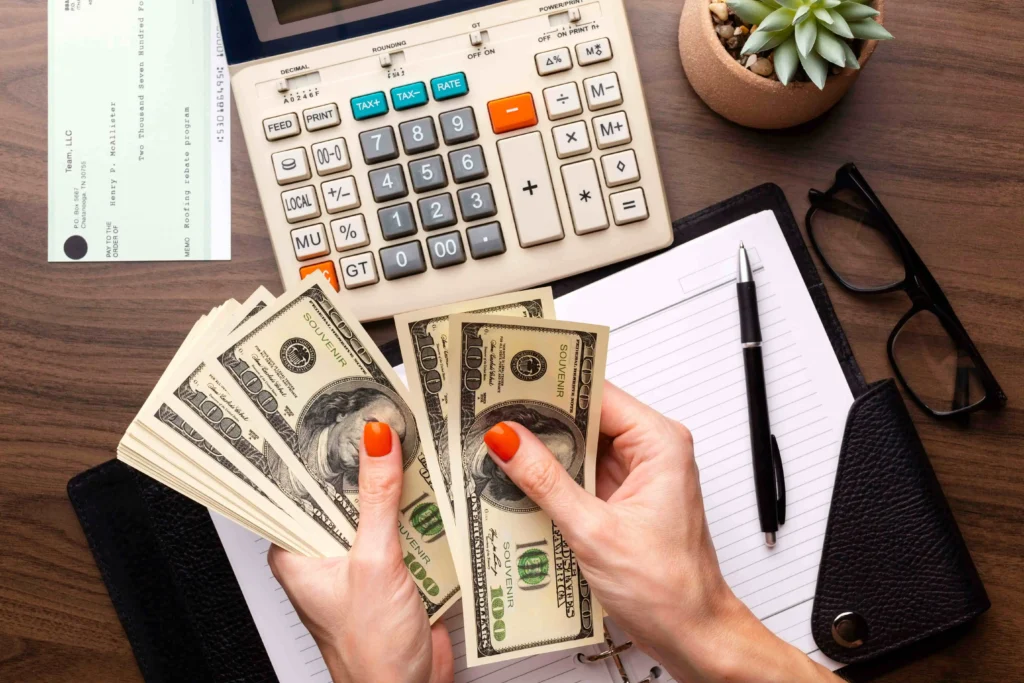 Hand counting more money as a result of SEO investment
