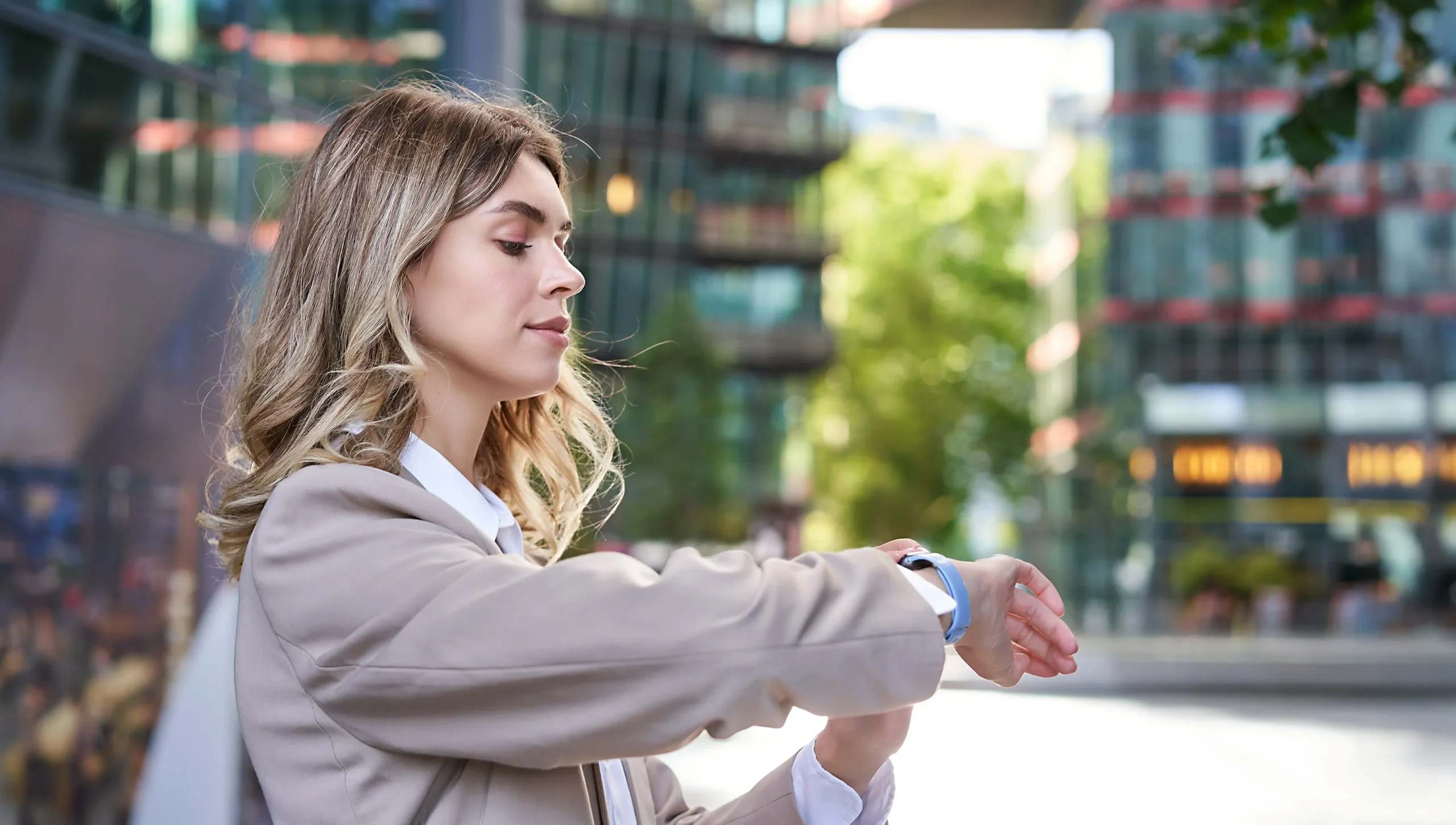 Woman waiting for SEO results